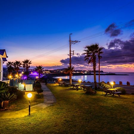 Santorini Pension Чеджудо Экстерьер фото