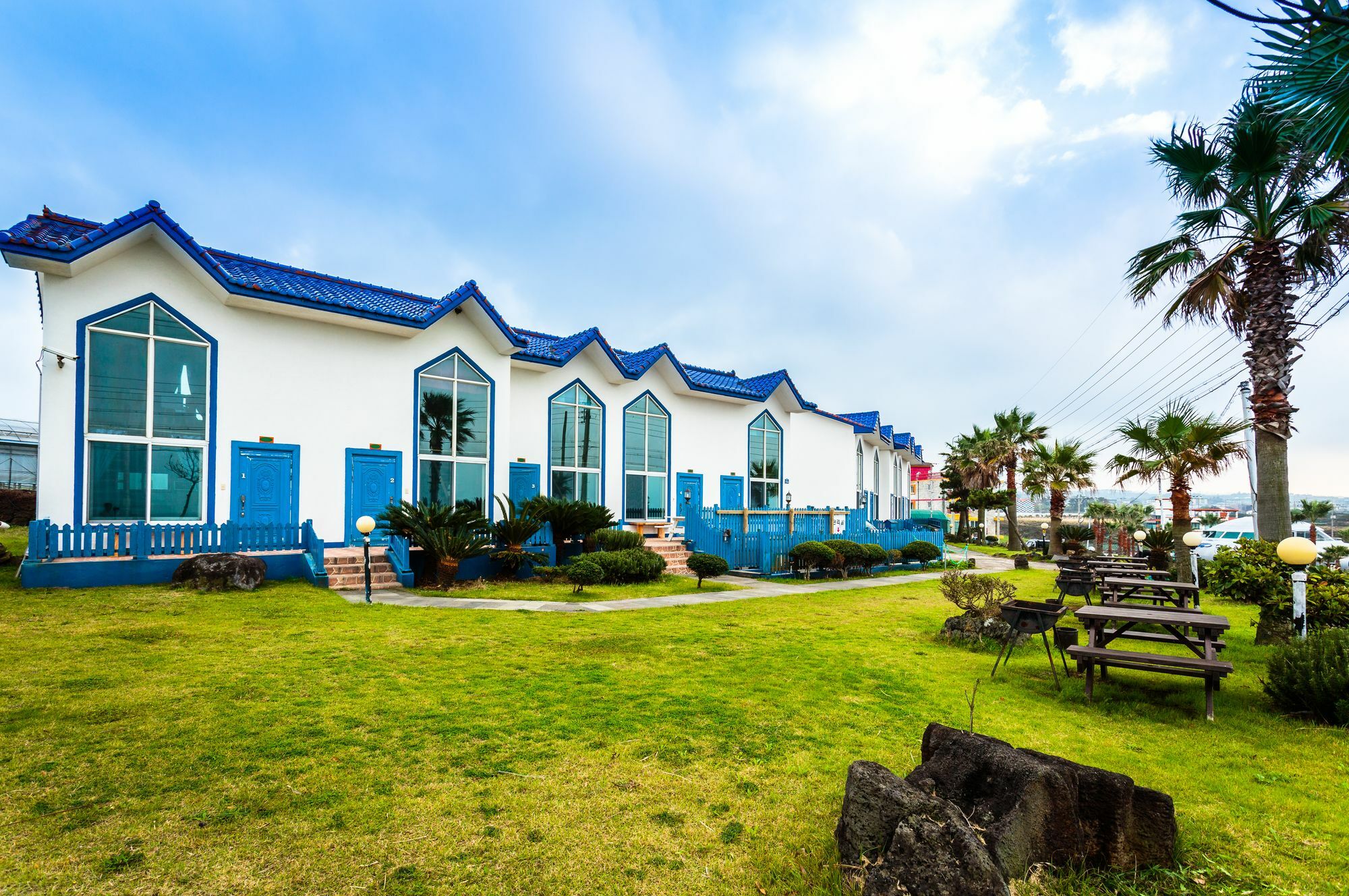Santorini Pension Чеджудо Экстерьер фото