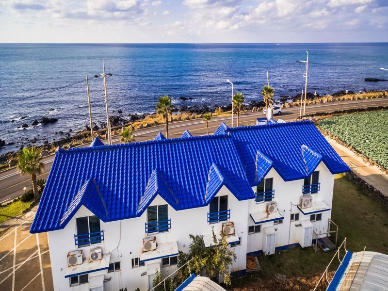 Santorini Pension Чеджудо Экстерьер фото