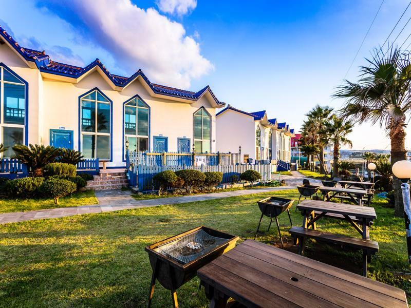 Santorini Pension Чеджудо Экстерьер фото