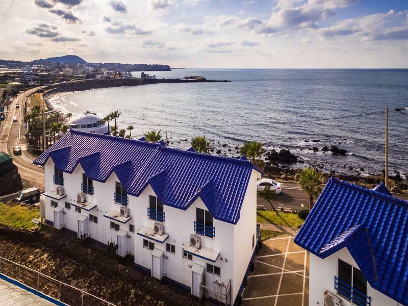 Santorini Pension Чеджудо Экстерьер фото